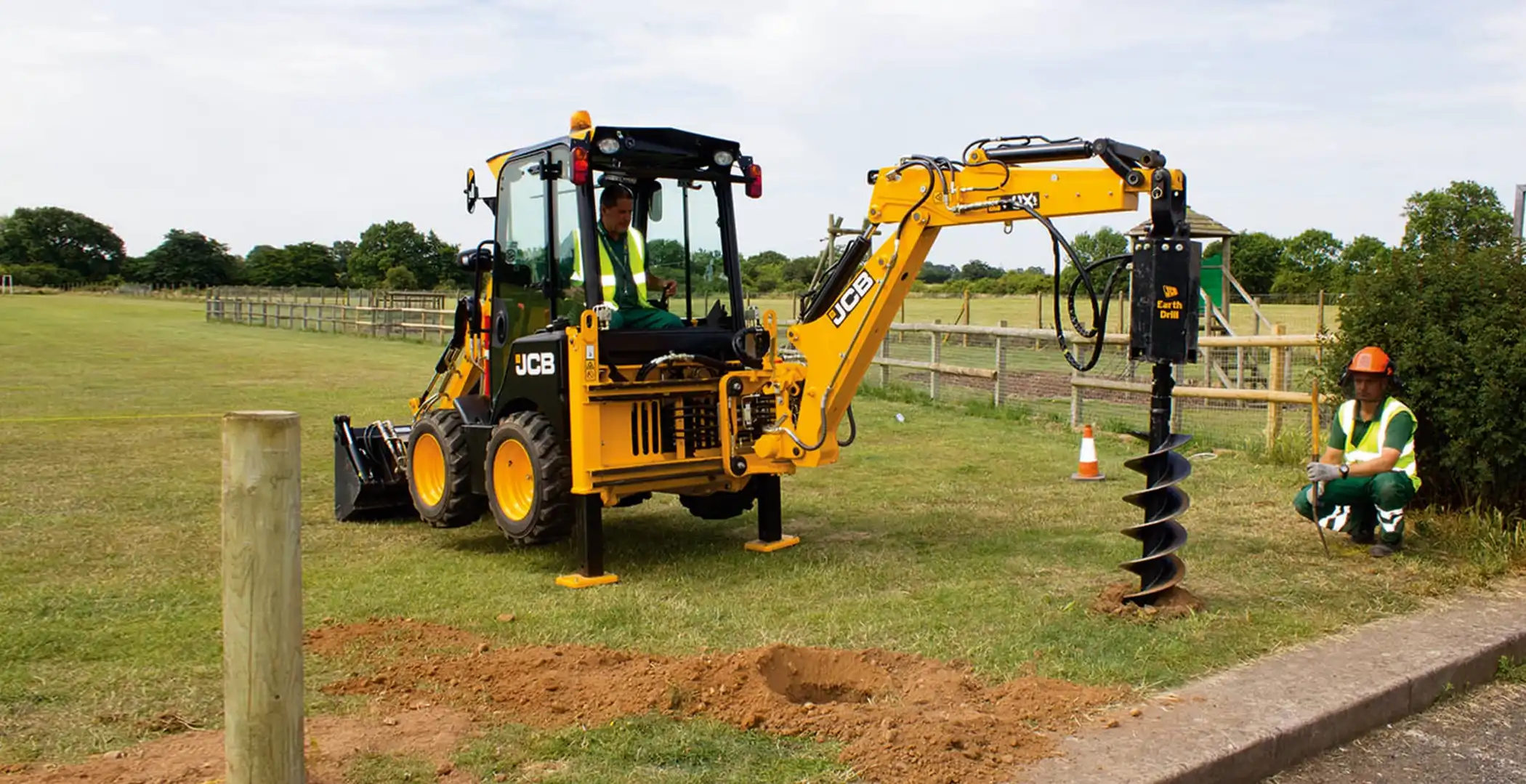 Retroexcavadora JCB 1CX, La más pequeña del mundo. Dos máquinas en una.