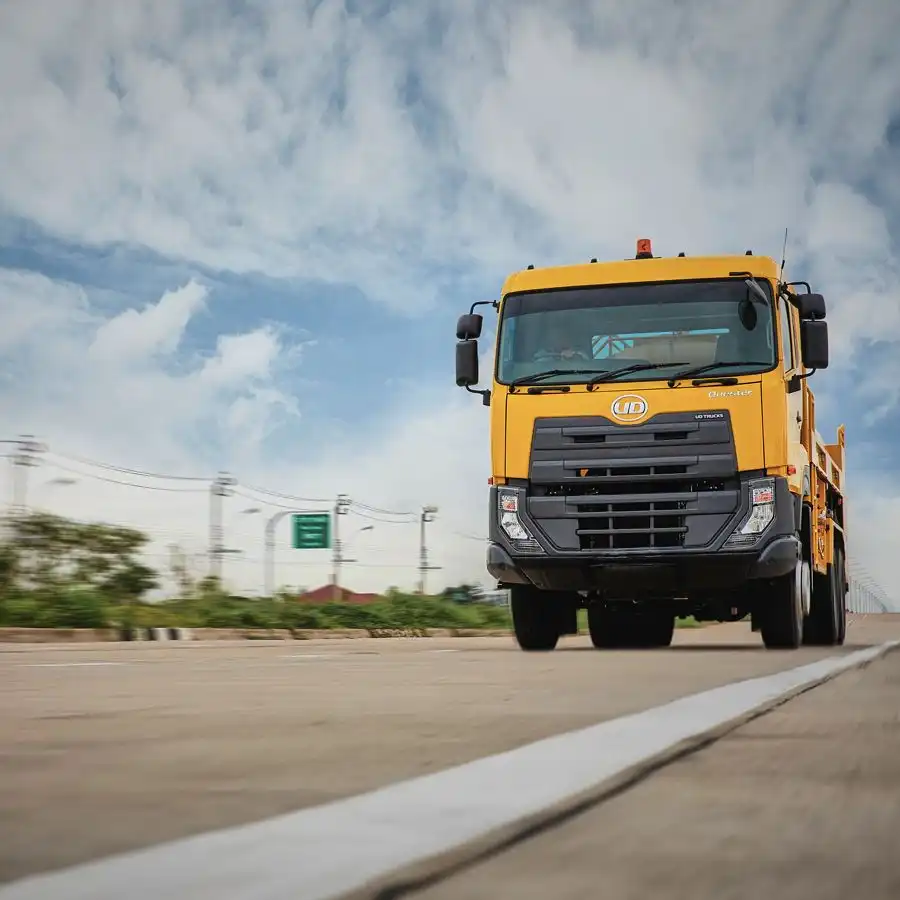 Volqueta Quester CWE420 UD Trucks, viene quipado con frenos de aire S-cam con ajuste automático