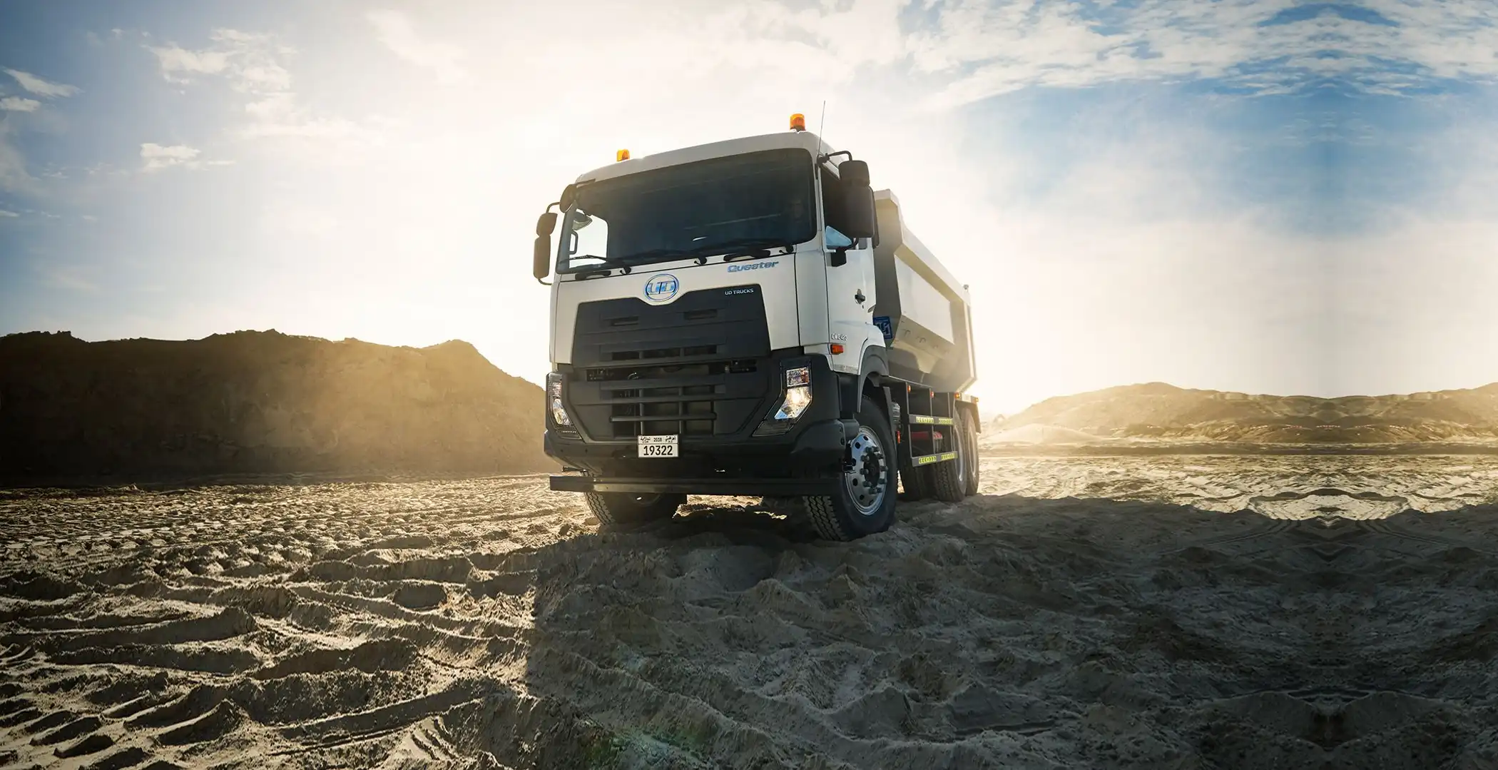 UD Trucks Volqueta 14 m³ Quester CWE420, posee un poderoso Motor de 11 litros con 420hp, y un torque de 2000 Nm.